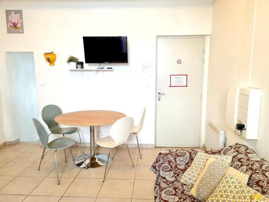 Appartement 4 Voyageurs Avec Terrasse - Wifi Carcassonne Buitenkant foto